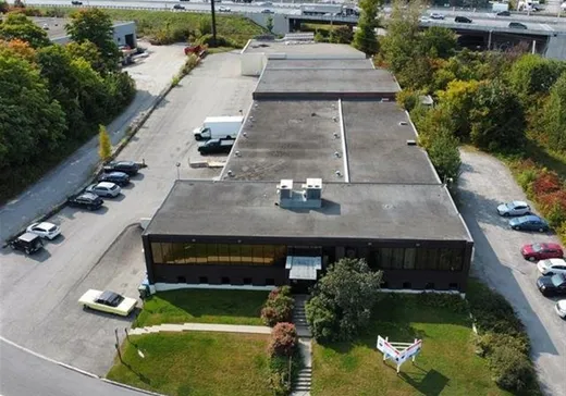 Propriété commerciale à vendre - 660 Boul. Monseigneur-Dubois, Saint-Jérôme, J7Y 3L8