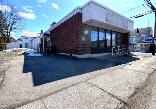 Commercial Property for Sale - 21 Rue St-Joseph N., Témiscouata-sur-le-Lac, G0L 2B0