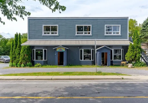 Propriété commerciale à vendre - 35 Rue Principale S., Sutton, J0E 2K0