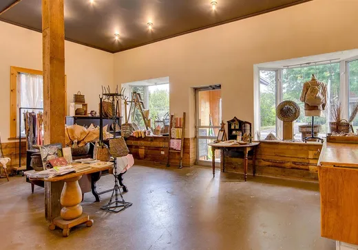 Propriété commerciale à vendre - 35 Rue Principale S., Sutton, J0E 2K0