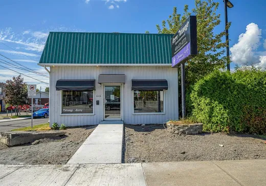 Propriété commerciale à vendre - 2020 Boul. du Curé-Labelle, Saint-Jérôme, J7Y 1S4