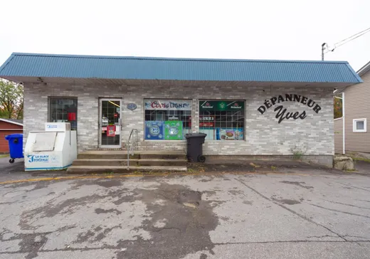 Commercial Property for Sale - 104 Rue Dupont, Pont-Rouge, G3H 1M6