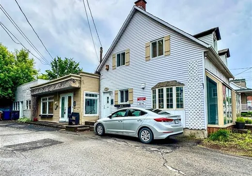 Propriété commerciale à vendre - 128-128A Boul. Curé-Labelle, Laval (Sainte-Rose), H7L2Z4