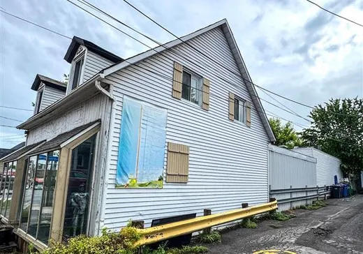 Propriété commerciale à vendre - 128-128A Boul. Curé-Labelle, Laval (Sainte-Rose), H7L 2Z4