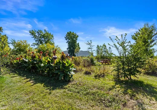Propriété commerciale à vendre - 812Z Ch. Pion, Mont-Saint-Hilaire, J3H 0L4