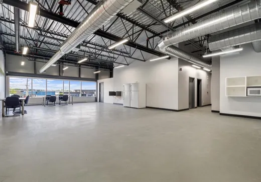 Propriété commerciale à vendre - 1324 Av. de la Gare, Mascouche, J7K 2Z2