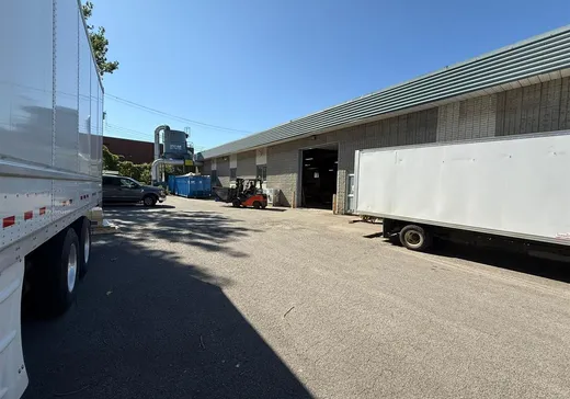 Industrial Building for Sale - 11300 26e Avenue (R.-d.-P.), Montreal (Rivière des Prairies), H1E 2X1
