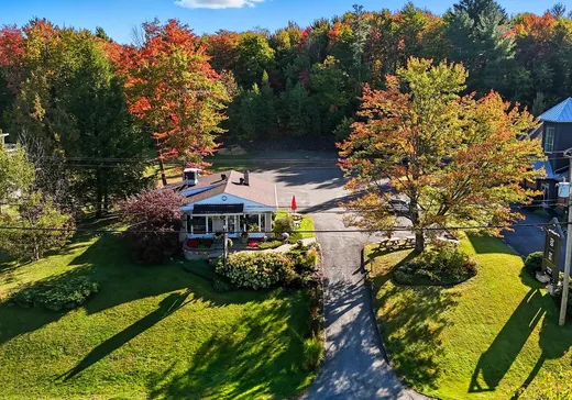 Commercial Property for Sale - 56 Boul. de Bromont, Bromont, J2L 2K3