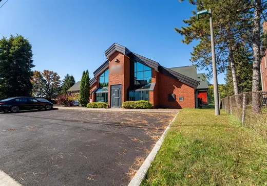 Commercial Property for Sale - 191 Rue Léveillée, St-Francois-Du-Lac, J0G 1M0