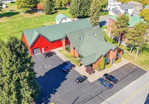 Commercial Property for Sale - 191 Rue Léveillée, St-Francois-Du-Lac, J0G 1M0