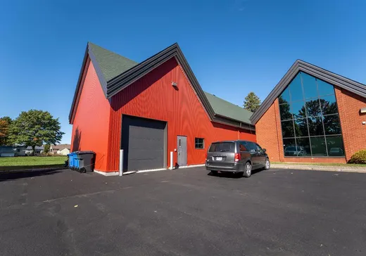 Commercial Property for Sale - 191 Rue Léveillée, St-Francois-Du-Lac, J0G 1M0