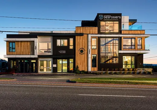 Commercial Property for Sale - 4208-4214 Rue Sherbrooke, Magog, J1X 5R2