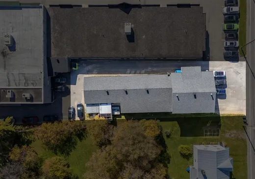 Commercial Property for Sale - 316-320 Rue du Collège, Saint-Marc-des-Carrières, G0A 4B0