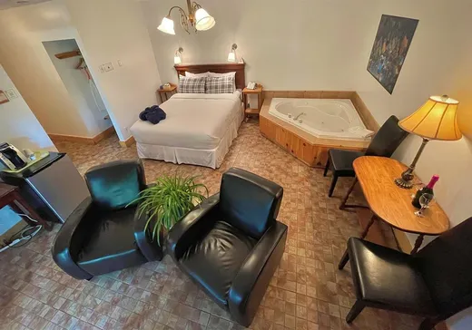 Propriété commerciale à vendre - 2222 Boul. de Ste-Adèle, Sainte-Adèle, J8B 2N5