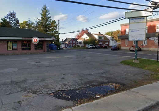 Propriété commerciale à vendre - 905 Rue Principale, Saint-Hyacinthe, J0E1Z0