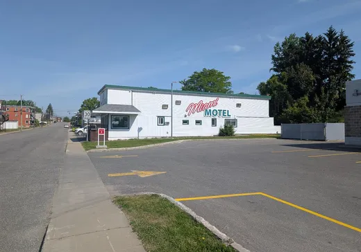 Propriété commerciale à vendre - 300 Rue Antoine-Pinard, Trois-Rivières, G8T 6K7