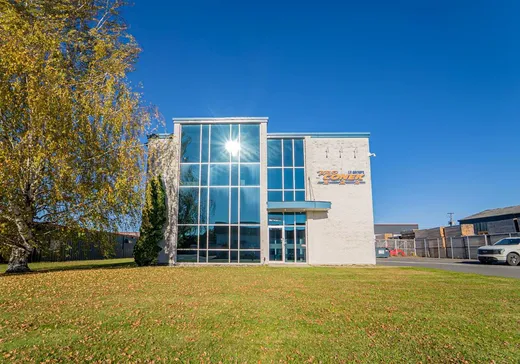 Bâtiment Industriel à vendre - 2420 Rue Sigouin, Drummondville, J2C 5Z4