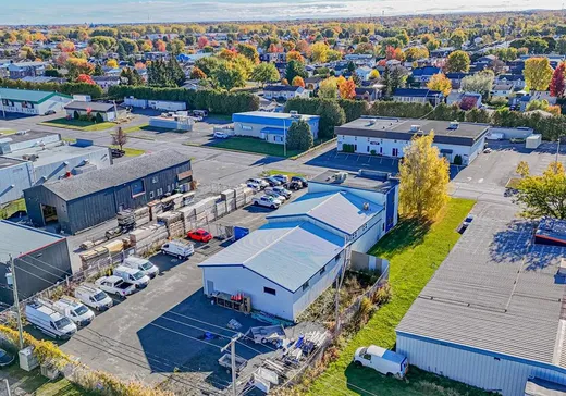 Bâtiment Industriel à vendre - 2420 Rue Sigouin, Drummondville, J2C 5Z4