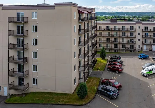 Propriété commerciale à vendre - 712-712B Av. Painchaud, La Pocatière, G0R 1Z0