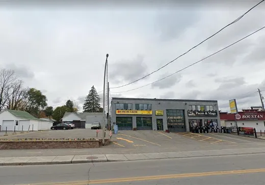 Propriété commerciale à vendre - 2 Ch. de la Côte-St-Louis O., Blainville, J7C1B5