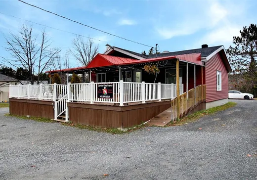 Propriété commerciale à vendre - 2383 Rue Commerciale S., Témiscouata-sur-le-Lac, G0L 1X0
