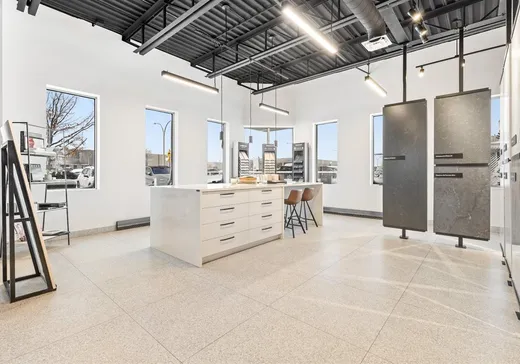 Bâtiment Industriel à vendre - 1850 Boul. Dagenais O., Laval (Chomedey), H7L 5C7