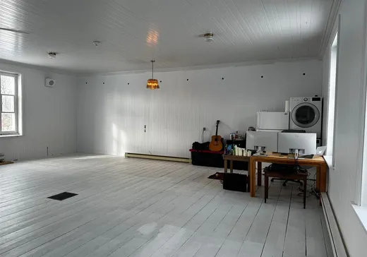 Propriété commerciale à vendre - 84 Rue Principale, Sainte-Christine-d'Auvergne, G0A 1A0