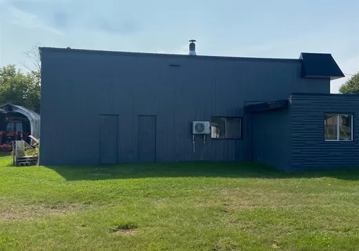 Propriété commerciale à vendre - 4230 Rue Notre-Dame E., Trois-Rivières, G8V 1Z5