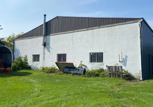 Propriété commerciale à vendre - 4230 Rue Notre-Dame E., Trois-Rivières, G8V 1Z5