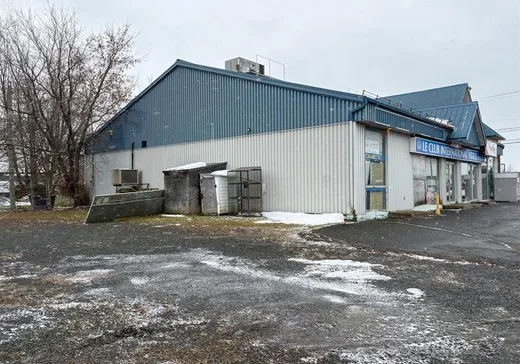 Propriété commerciale à vendre - 98-100 Grande-Allée, Drummondville, J2A 1M8