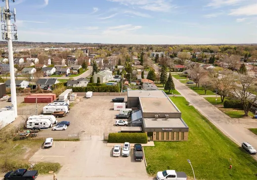 Industrial Building for Sale - 509 Rue Papineau, Boisbriand, J7G 2B7