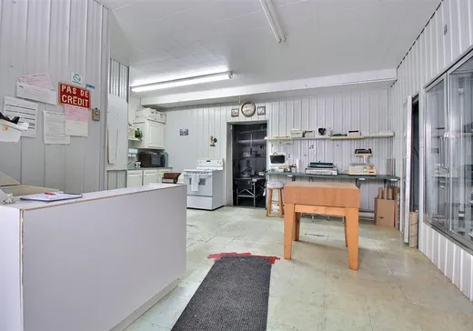 Propriété commerciale à vendre - 228 Ch. Taché E., Saint-Hubert-de-rivière-du-loup, G0L 3L0