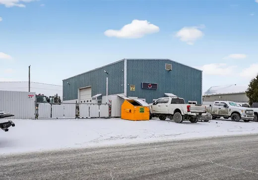 Propriété commerciale à vendre - 531 Rue Charbonneau, Saint-Amable, J0L 1N0