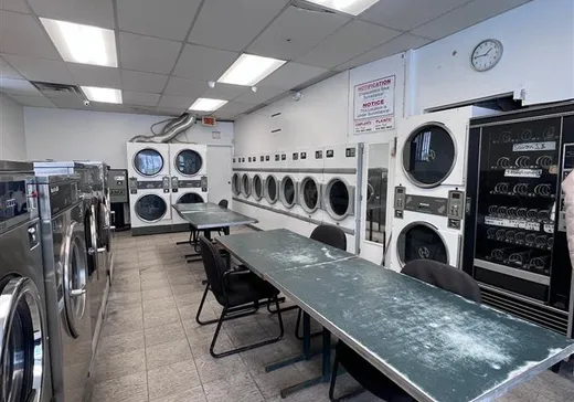 Propriété commerciale à vendre - 8081 Av. André-Ampère, Montréal (Centreville), H1E 3G9