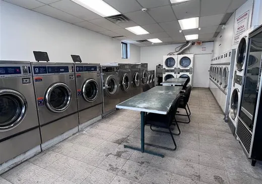 Propriété commerciale à vendre - 8081 Av. André-Ampère, Montréal (Centreville), H1E 3G9