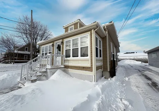 Propriété commerciale à vendre - 775-775B Boul. St-Charles, Drummondville, J2C 4Y7