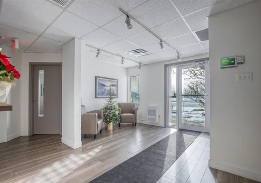 Propriété commerciale à vendre - 1730 Boul. Laurier E., Saint-Hyacinthe, J2T 1K5
