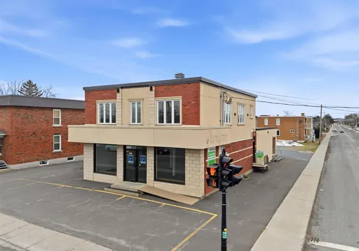 Propriété commerciale à vendre - 796 Rue St-Pierre, Drummondville, J2C3X1