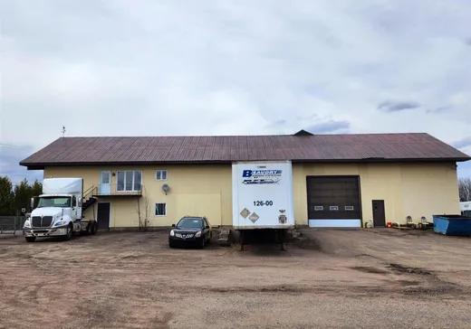 Propriété commerciale à vendre - 2600 Ch. de la Lièvre N., Mont-Laurier, J9L 3G3