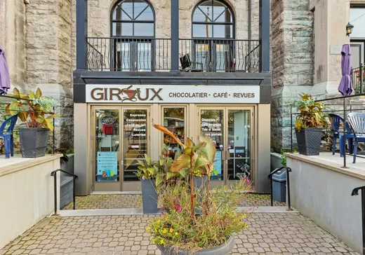 Propriété commerciale à vendre - 261 Rue Victoria, Salaberry-de-Valleyfield, J6T 1A9