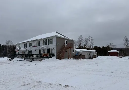 Commercial Property for Sale - 4 Rue du Métropole, Matane, G0J 3E0