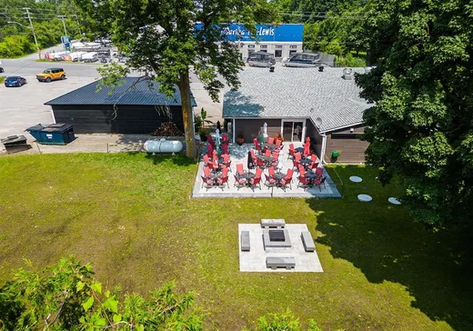 Propriété commerciale à vendre - 1080 Route 132, Sainte-Barbe, J0S 1P0