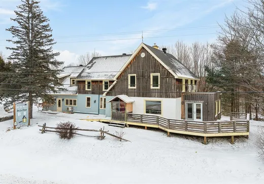 Propriété commerciale à vendre - 1837 Ch. Alfred-DesRochers, Orford, J1X6J4