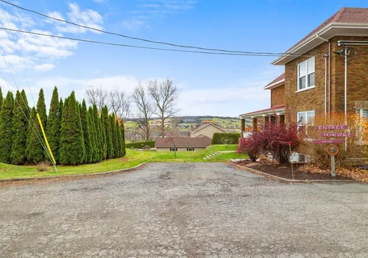 Propriété commerciale à vendre - 680Z Av. St-Jean, Sainte-Marie, G6E 1G6