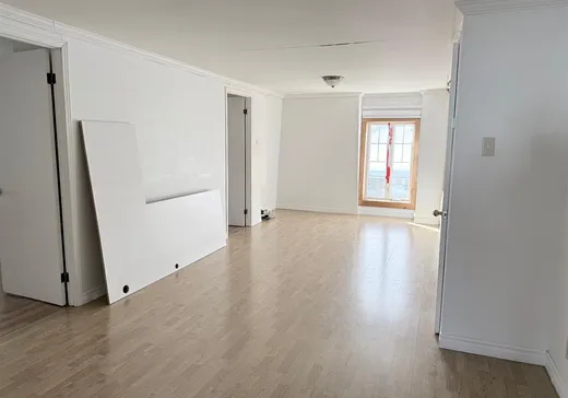 Propriété commerciale à vendre - 1231Z Av. Principale, St-Malachie, G0R 3N0