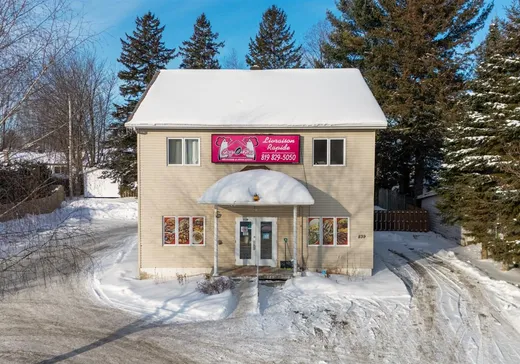 Propriété commerciale à vendre - 1139-1143 Ch. des Pèlerins, Fleurimont, J1E1G6