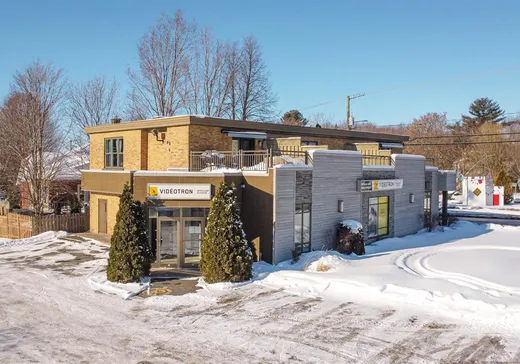 Propriété commerciale à vendre - 3 Rue de l'Hôtel-de-Ville, Warwick, J0A1M0