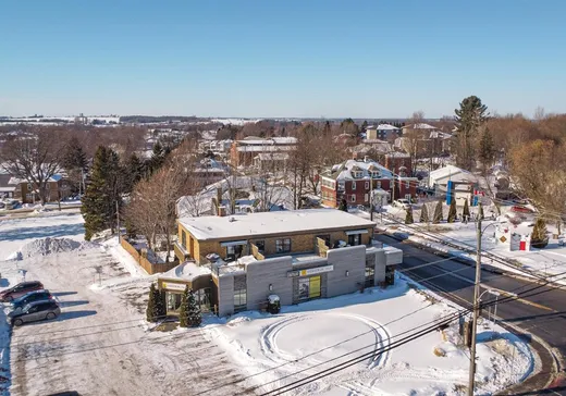 Commercial Property for Sale - 3 Rue de l'Hôtel-de-Ville, Warwick, J0A 1M0