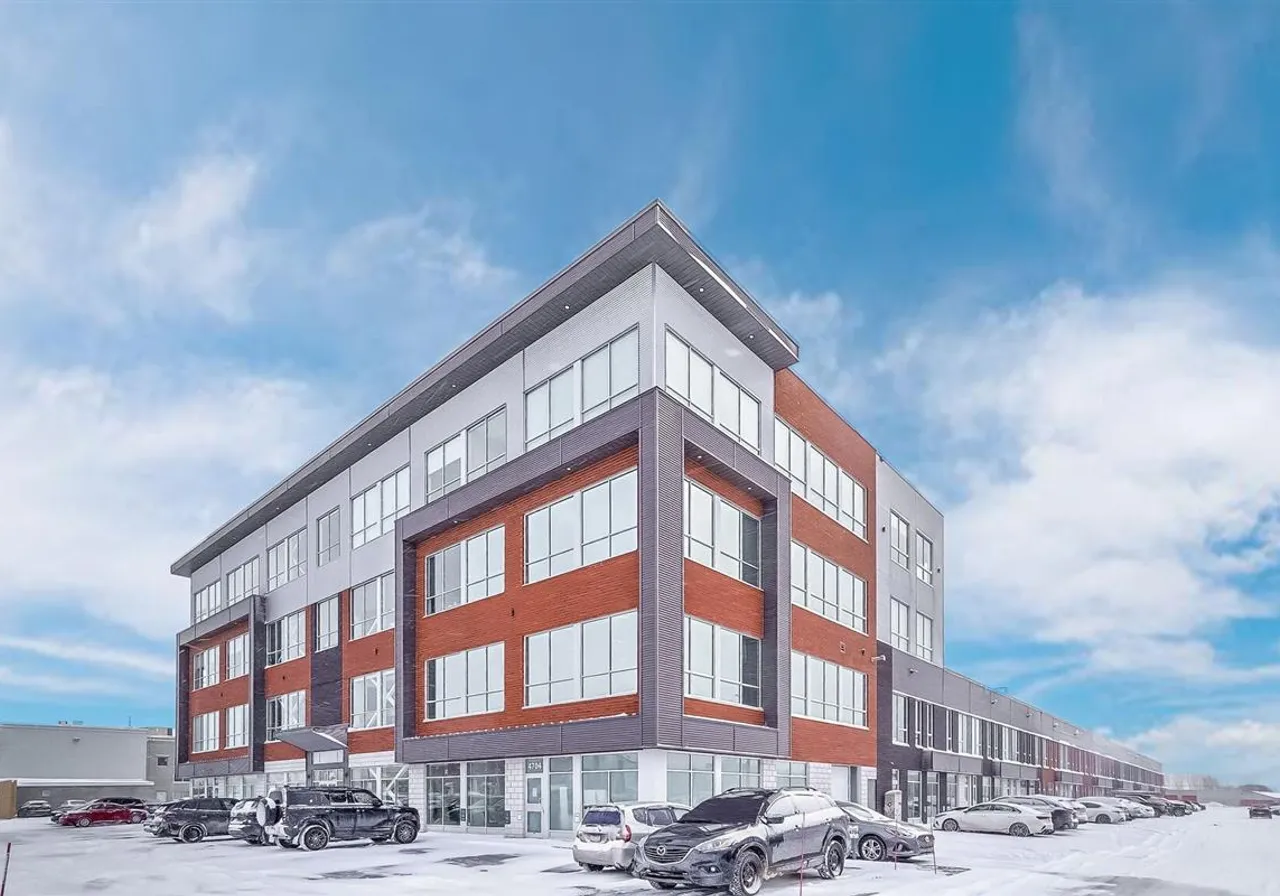 4704 Rue Louis-B.-Mayer — photo 1