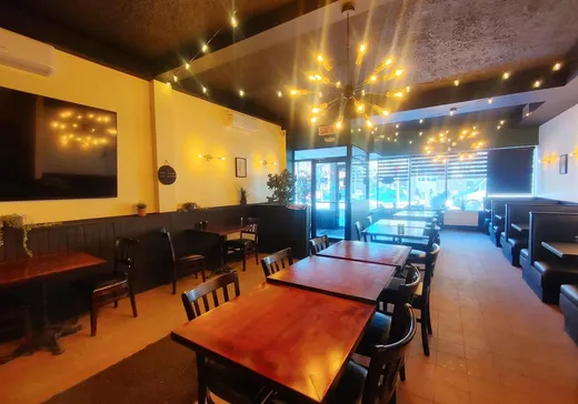 Propriété commerciale à vendre - 3715 Rue Ste-Catherine E., Montréal (Mercier/Hochelaga-Maisonneuve), H1W 2E7